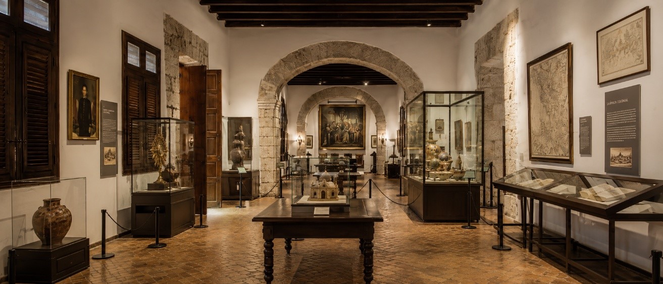 interior de museo histórico en el marco de un plan de negocio y gestión museística